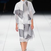 Issey_Miyake_summer_2014_34